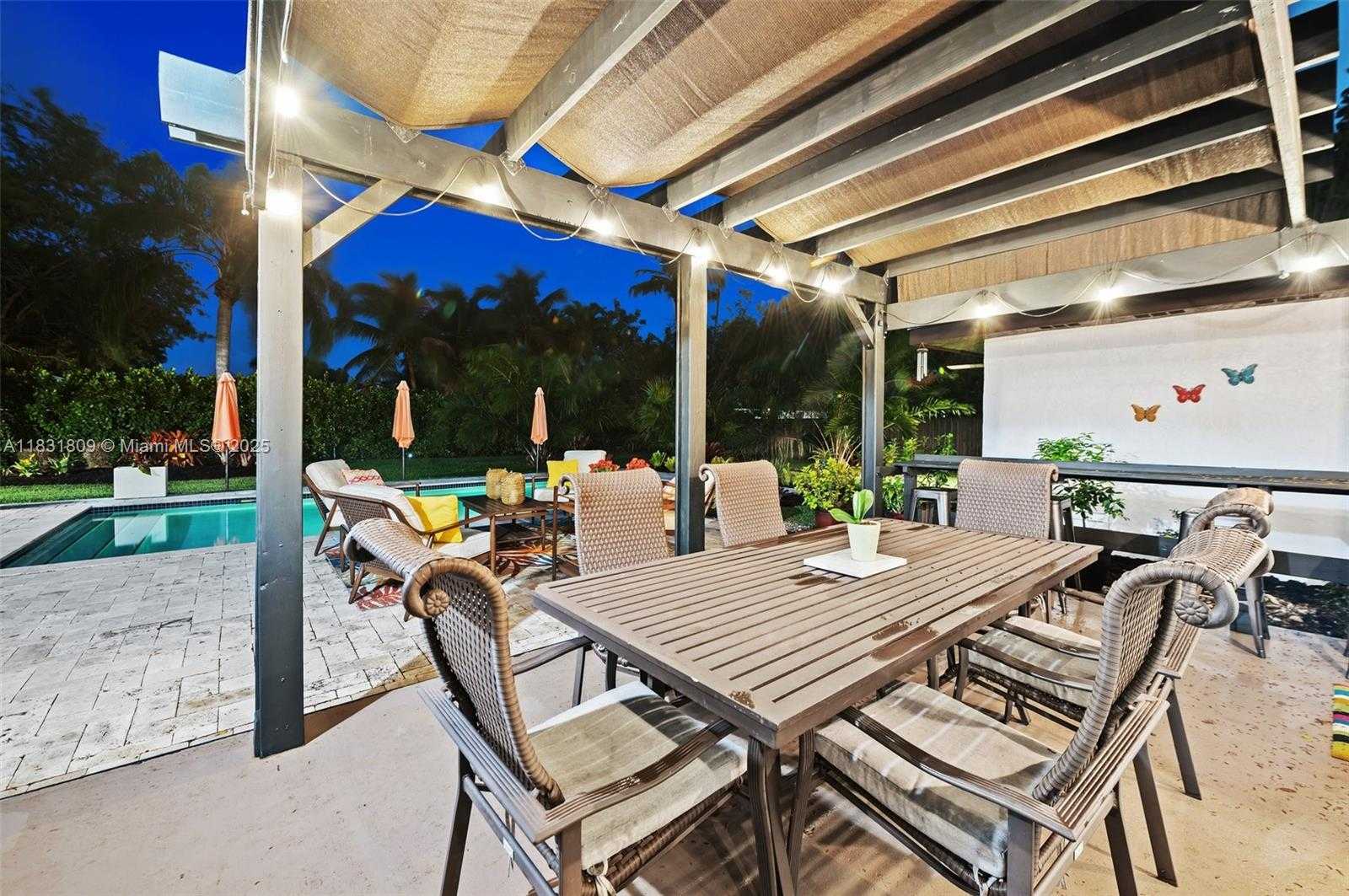Small Image of 17605 SOUTH WEST 86TH AVE, Palmetto Bay Number 30