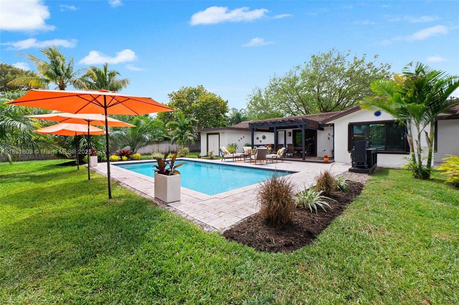 Small Image of 17605 SOUTH WEST 86TH AVE, Palmetto Bay Number 34