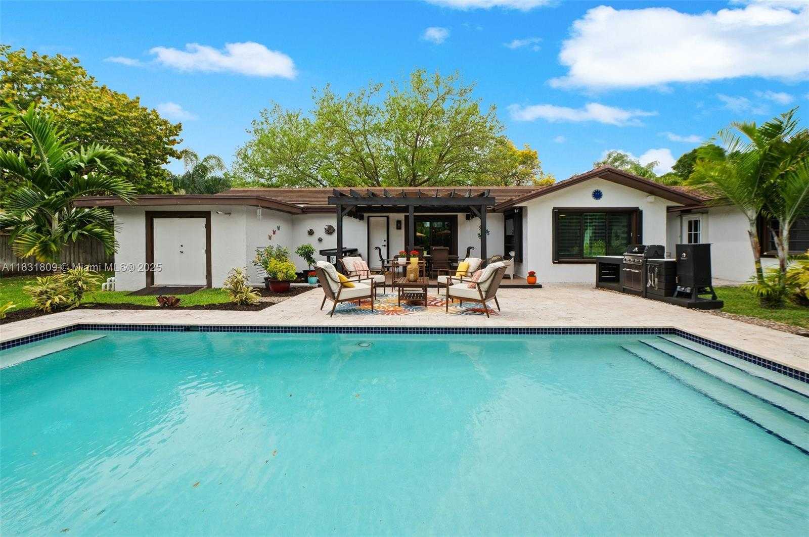 Small Image of 17605 SOUTH WEST 86TH AVE, Palmetto Bay Number 35