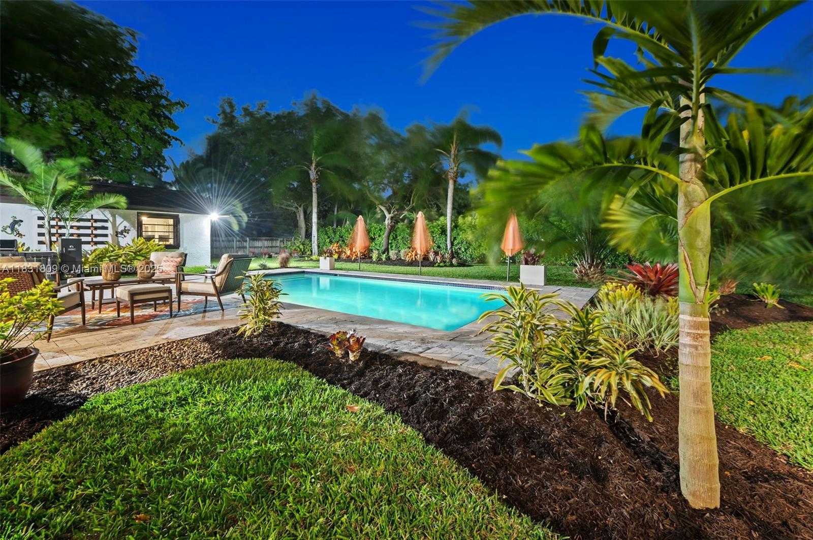 Small Image of 17605 SOUTH WEST 86TH AVE, Palmetto Bay Number 36