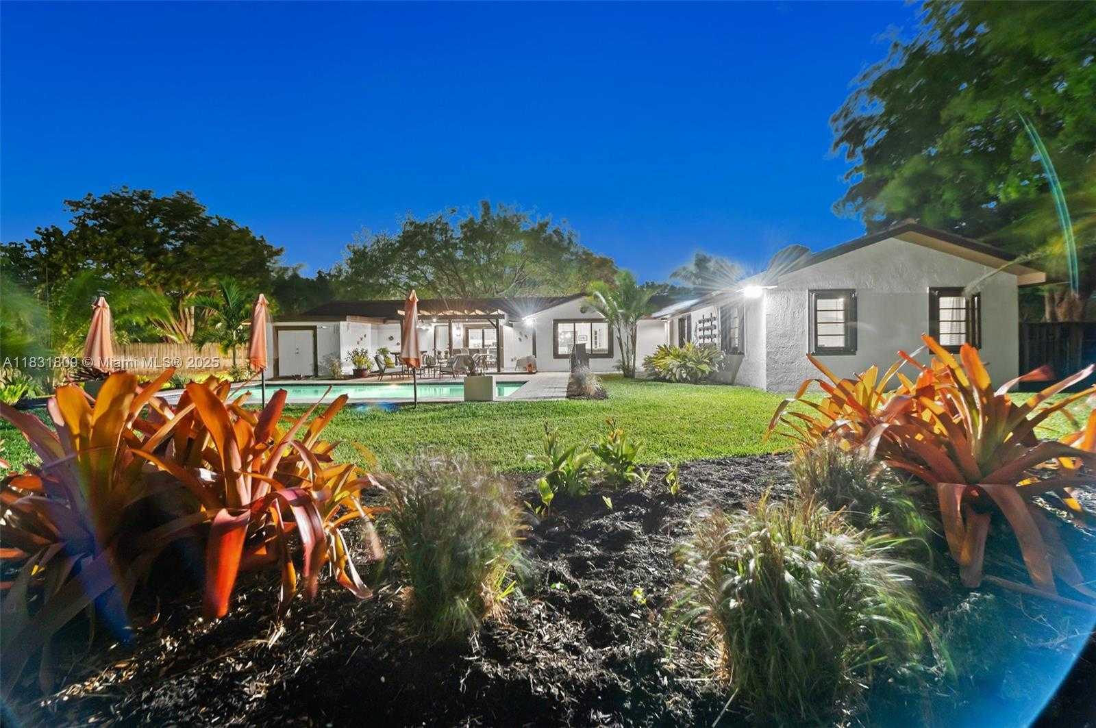 Small Image of 17605 SOUTH WEST 86TH AVE, Palmetto Bay Number 38