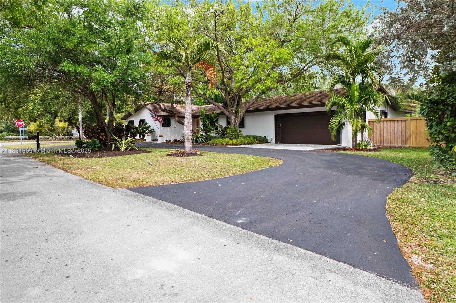 Small Image of 17605 SOUTH WEST 86TH AVE, Palmetto Bay Number 41