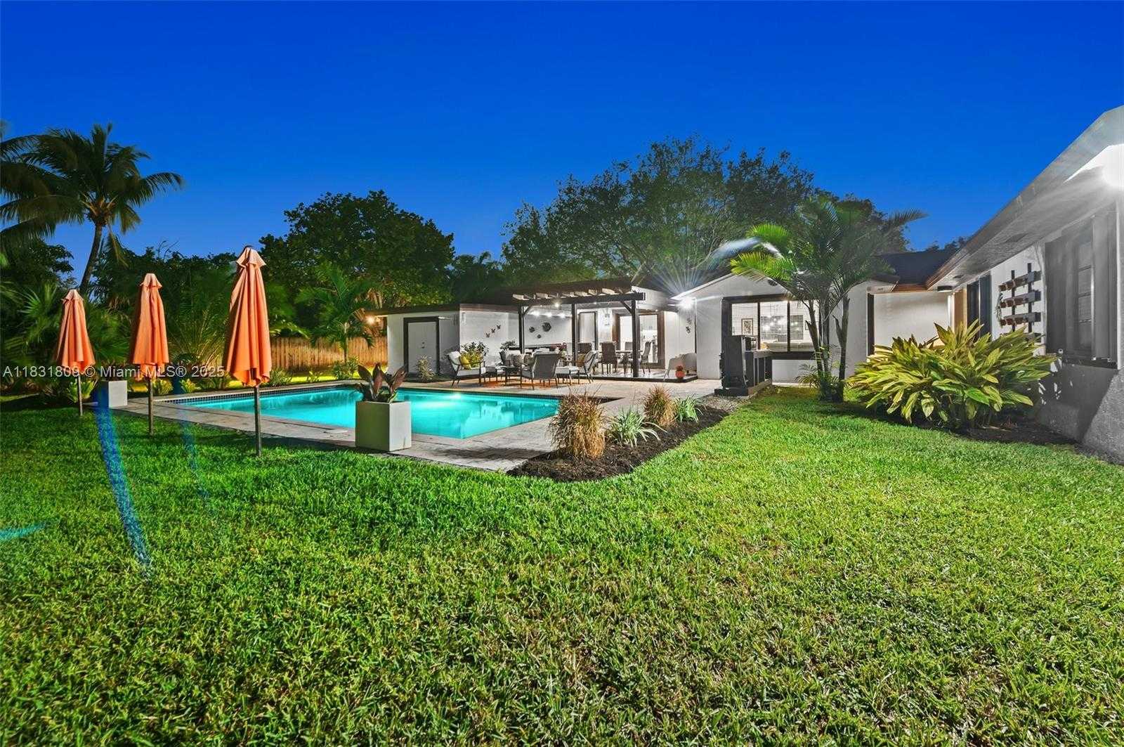 Small Image of 17605 SOUTH WEST 86TH AVE, Palmetto Bay Number 46