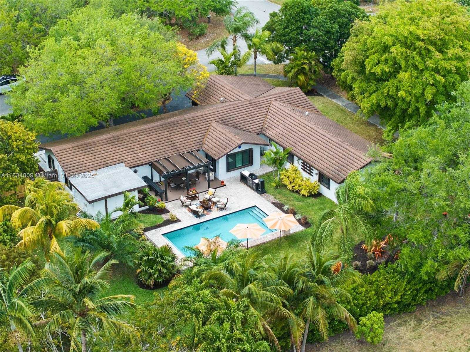 Small Image of 17605 SOUTH WEST 86TH AVE, Palmetto Bay Number 54