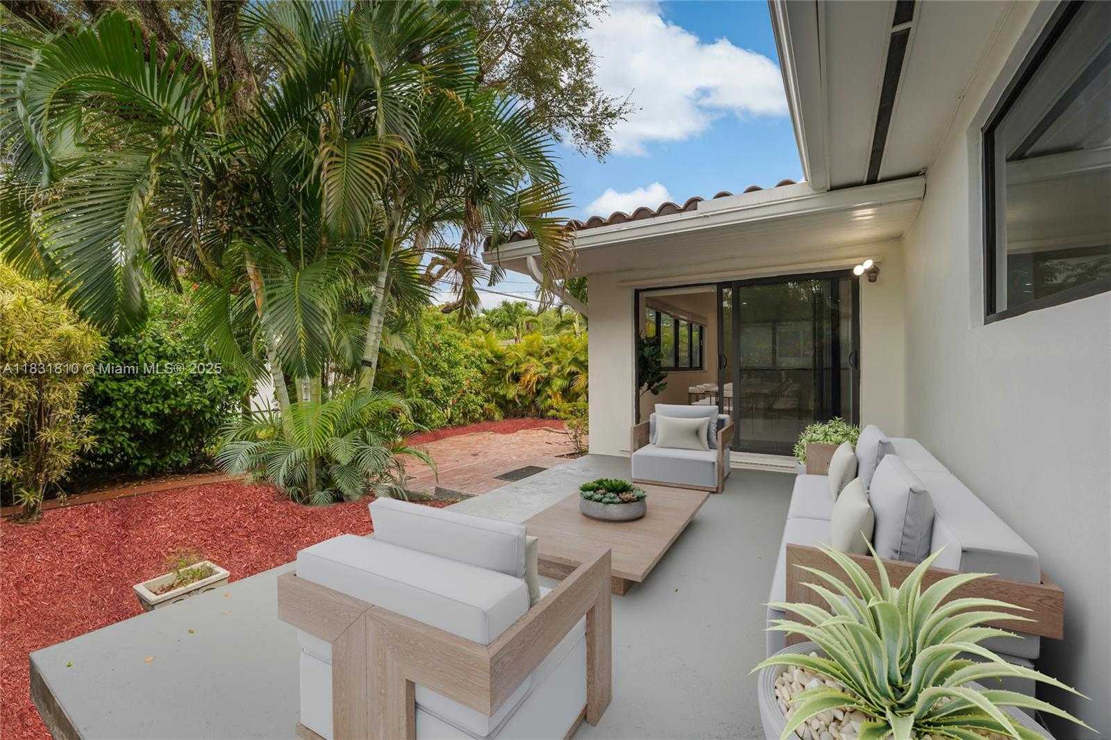 Small Image of 432 SEVILLA AVE, Coral Gables Number 33