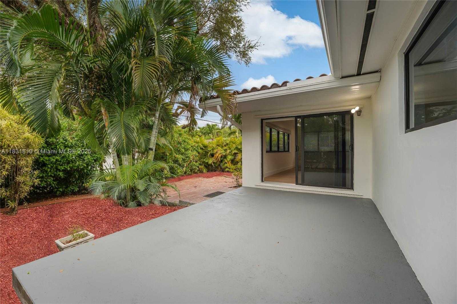 Small Image of 432 SEVILLA AVE, Coral Gables Number 38