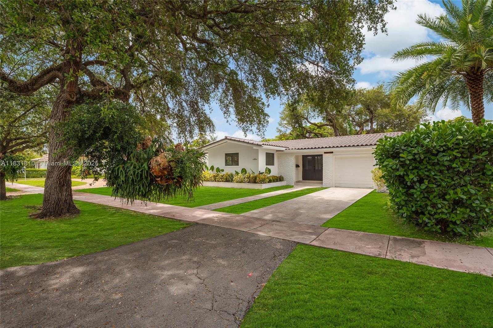 Small Image of 432 SEVILLA AVE, Coral Gables Number 4