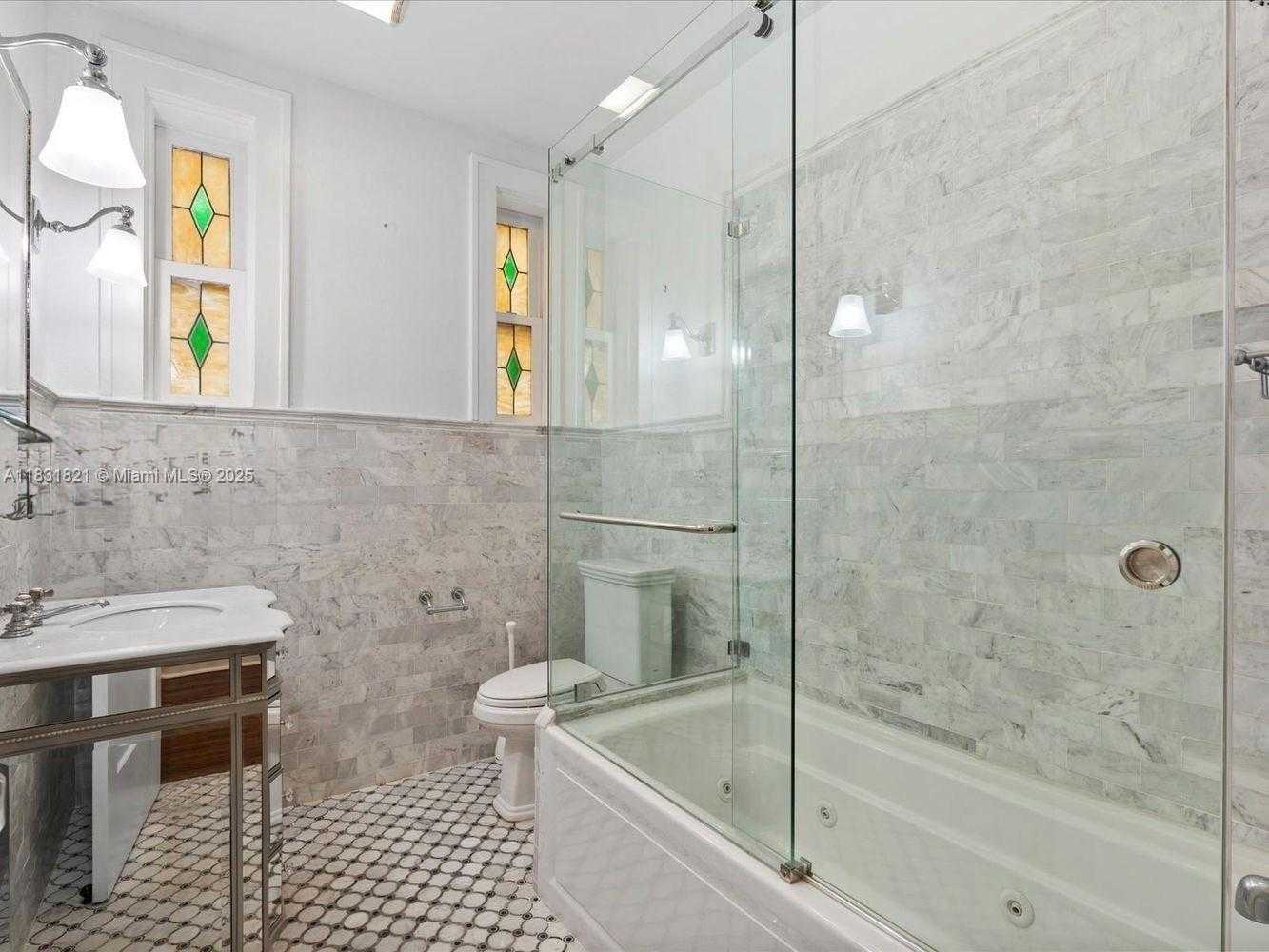 Small Image of 1006 SOUTH GREENWAY DR, Coral Gables Number 12