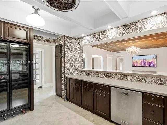 Small Image of 1006 SOUTH GREENWAY DR, Coral Gables Number 3