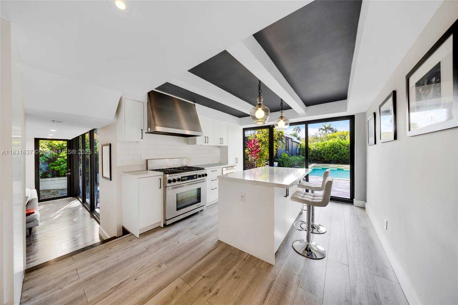 Small Image of 1548 BIARRITZ DR, Miami Beach Number 16