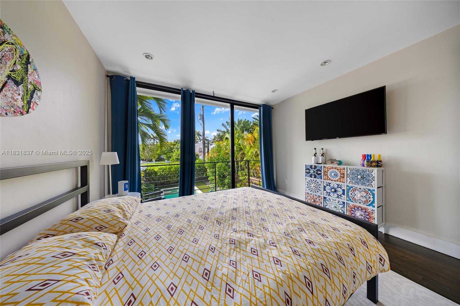 Small Image of 1548 BIARRITZ DR, Miami Beach Number 18