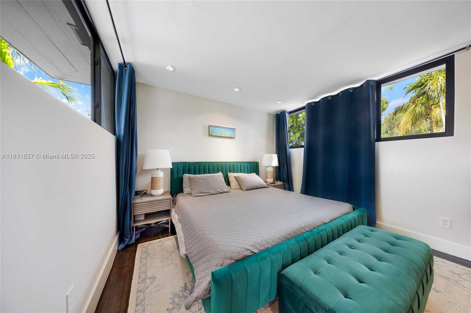 Small Image of 1548 BIARRITZ DR, Miami Beach Number 23