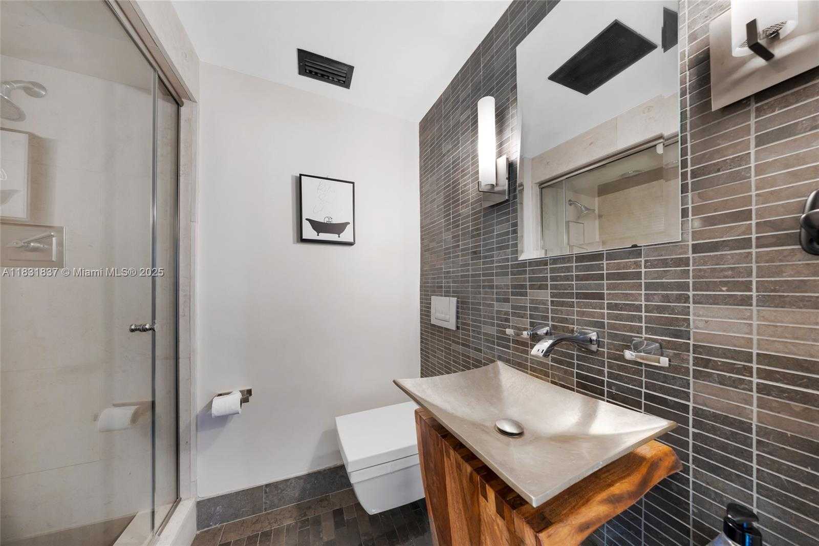 Small Image of 1548 BIARRITZ DR, Miami Beach Number 28