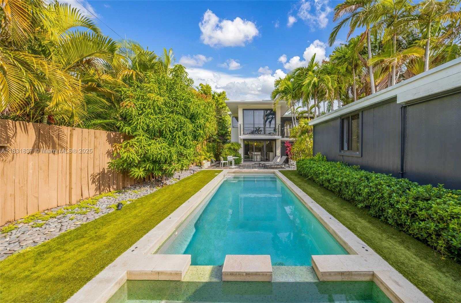 Small Image of 1548 BIARRITZ DR, Miami Beach Number 39