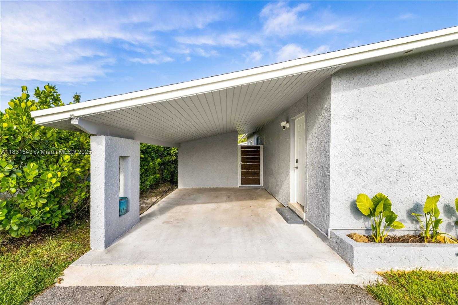 Small Image of 2111 NORTH 14TH CT, Hollywood Number 8