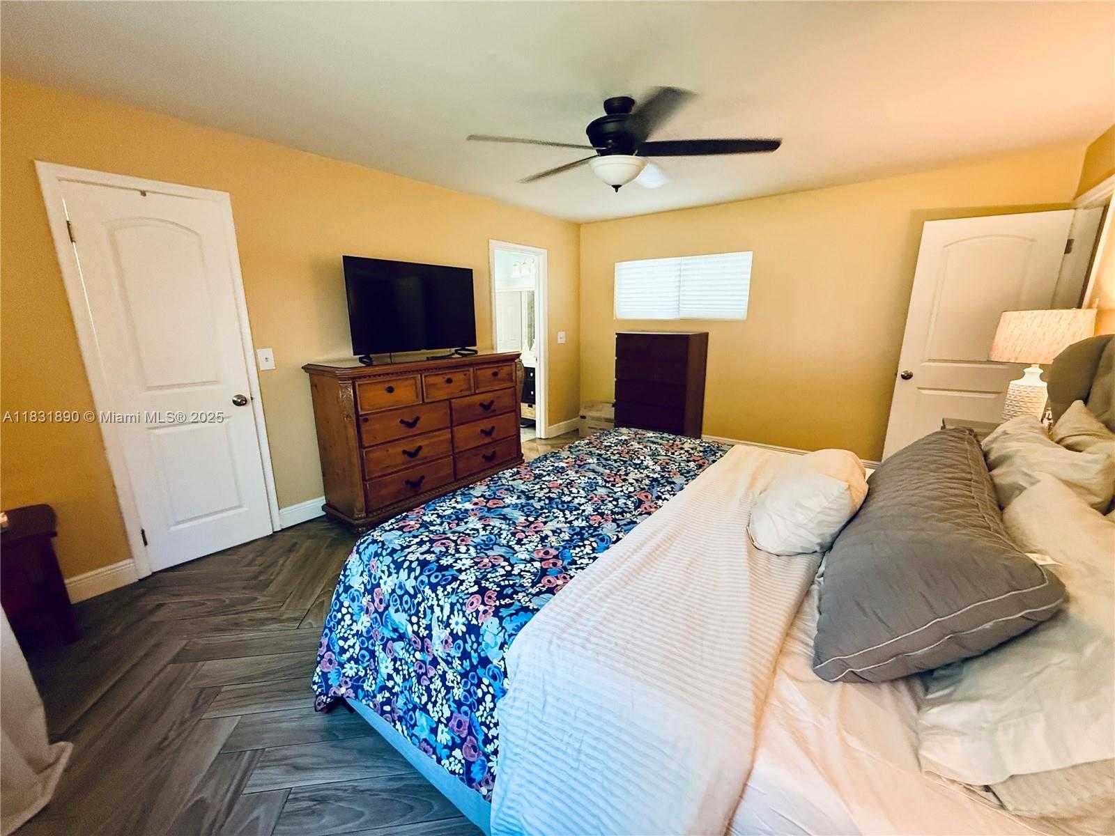 Small Image of 2980 SOUTH WEST 82ND WAY, Davie Number 13