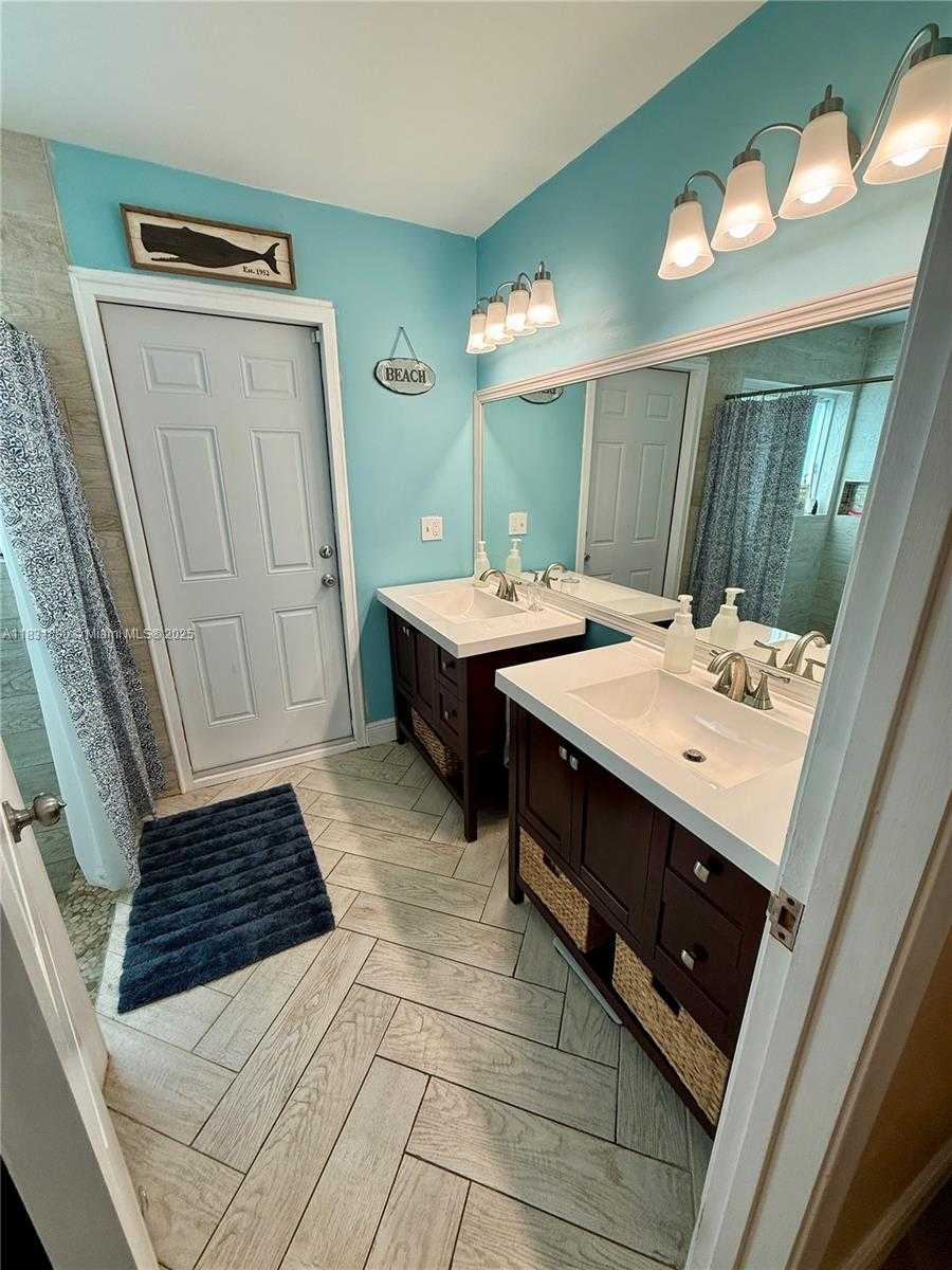 Small Image of 2980 SOUTH WEST 82ND WAY, Davie Number 15