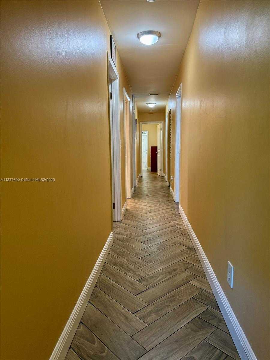 Small Image of 2980 SOUTH WEST 82ND WAY, Davie Number 18
