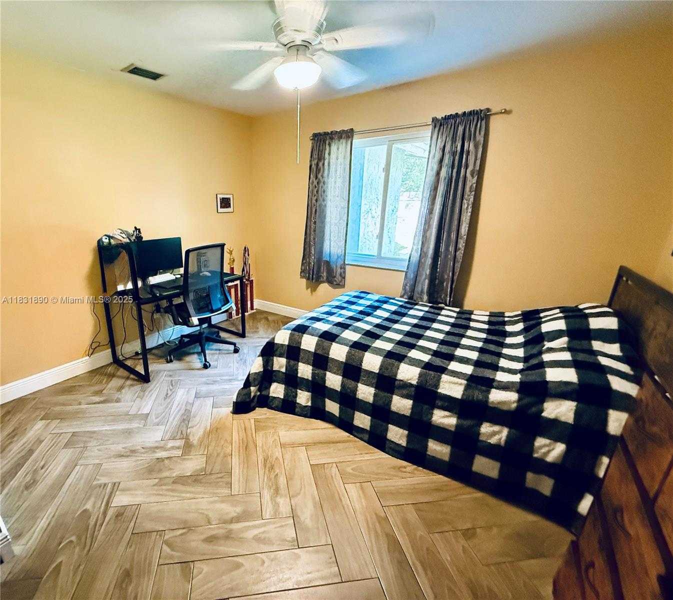 Small Image of 2980 SOUTH WEST 82ND WAY, Davie Number 20