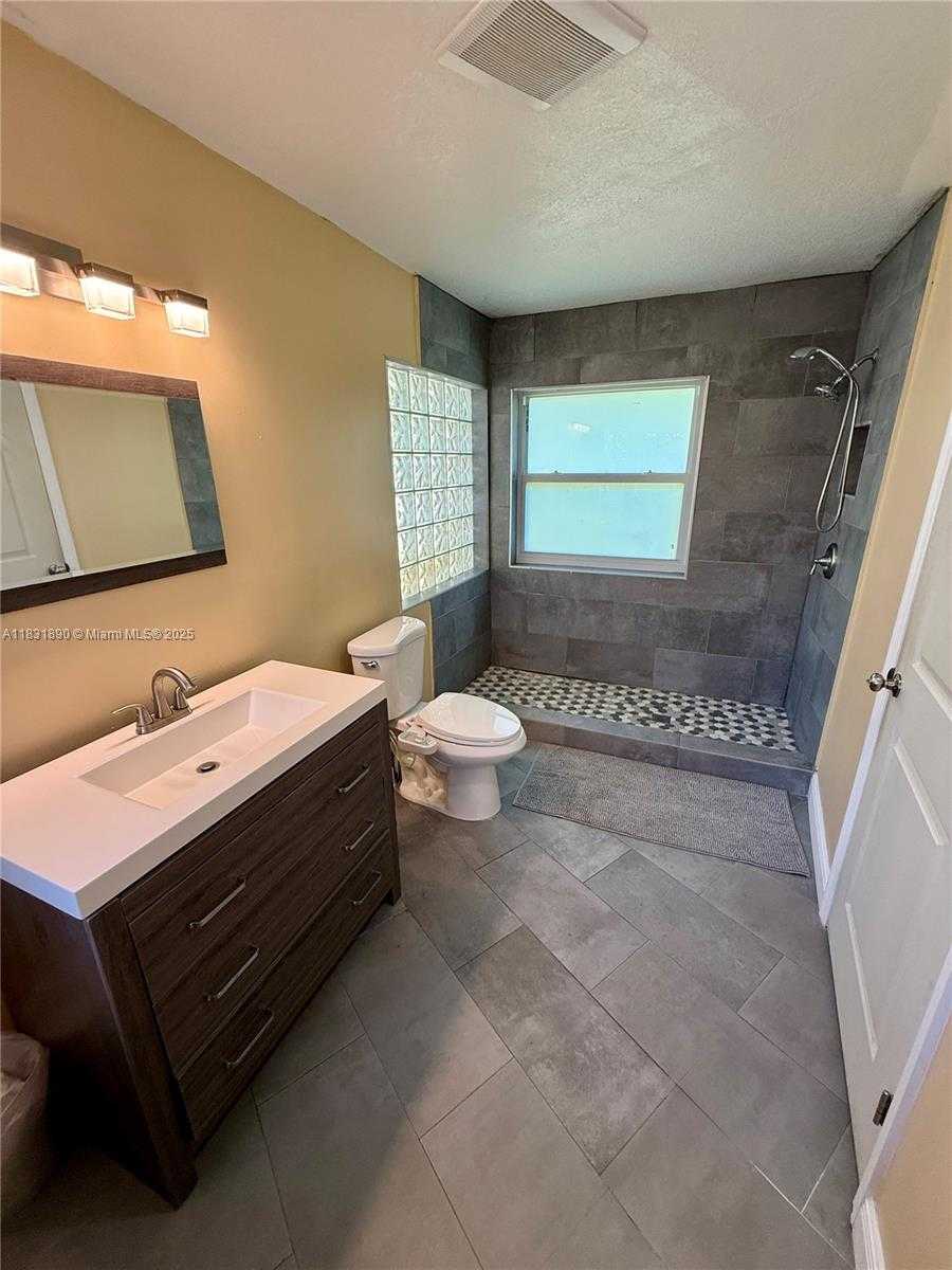Small Image of 2980 SOUTH WEST 82ND WAY, Davie Number 21