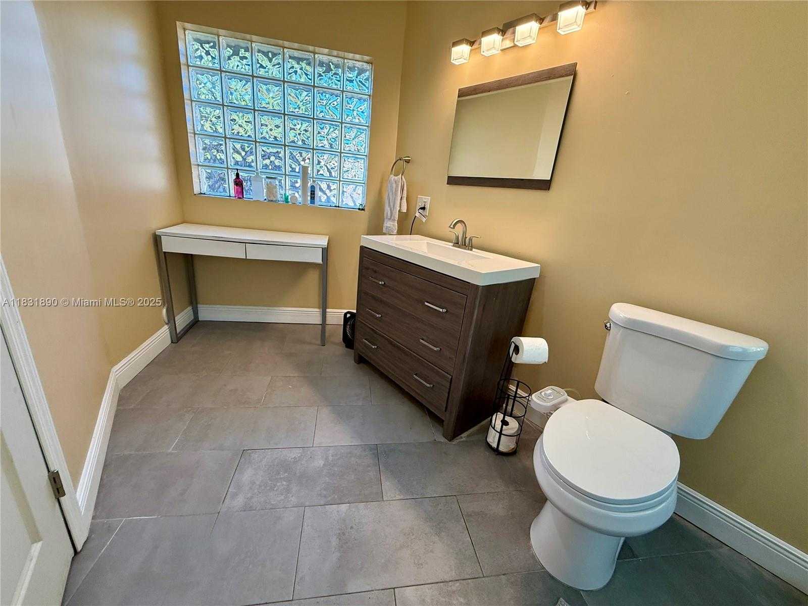 Small Image of 2980 SOUTH WEST 82ND WAY, Davie Number 22