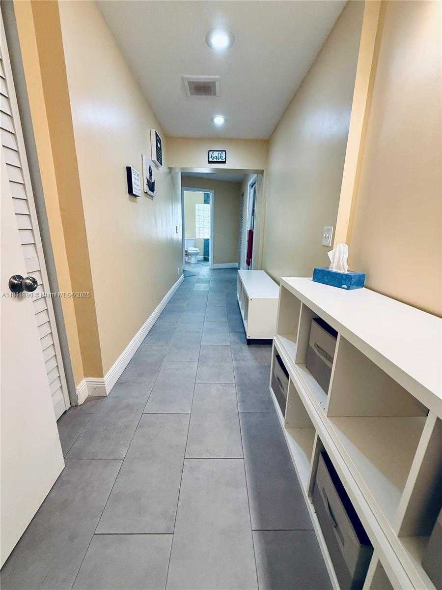 Small Image of 2980 SOUTH WEST 82ND WAY, Davie Number 23