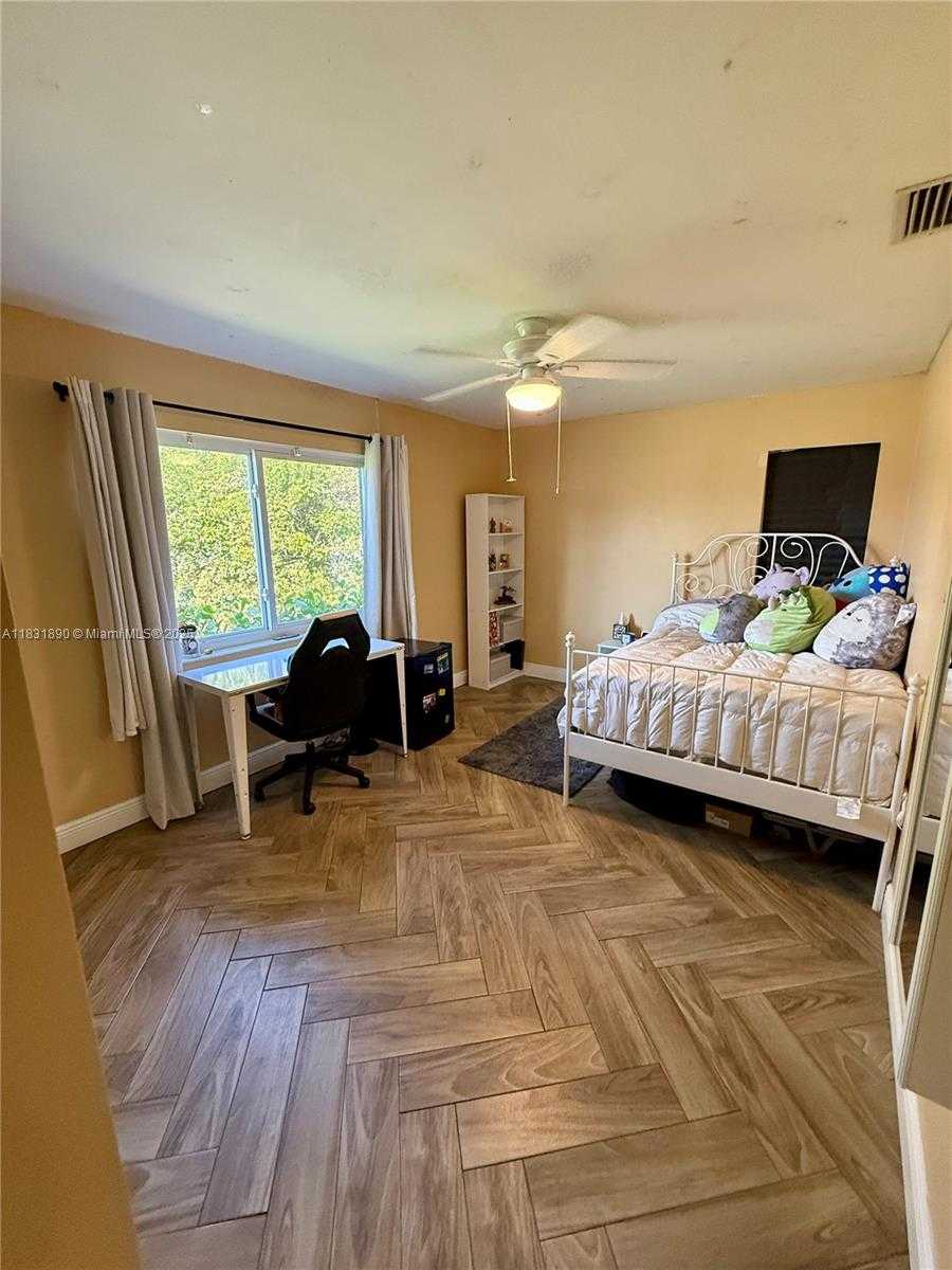 Small Image of 2980 SOUTH WEST 82ND WAY, Davie Number 24