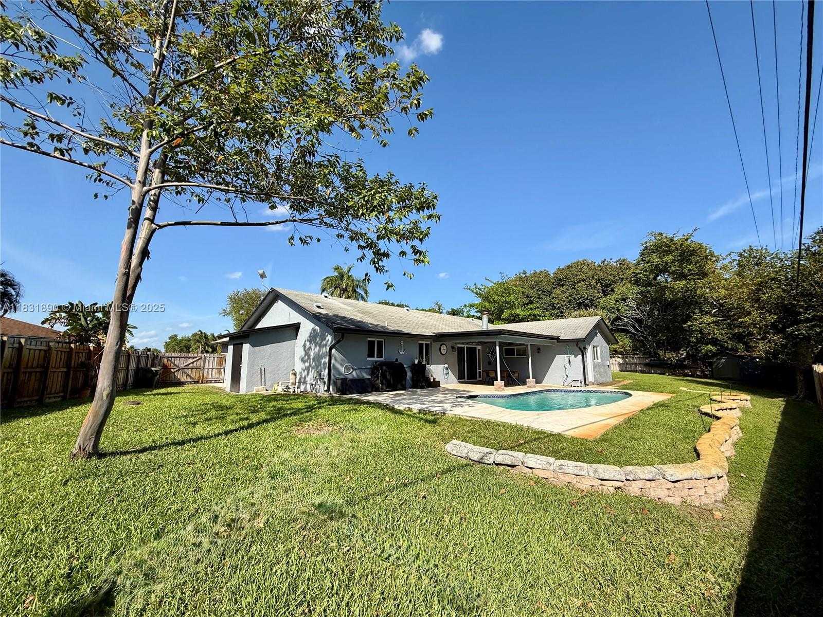 Small Image of 2980 SOUTH WEST 82ND WAY, Davie Number 32