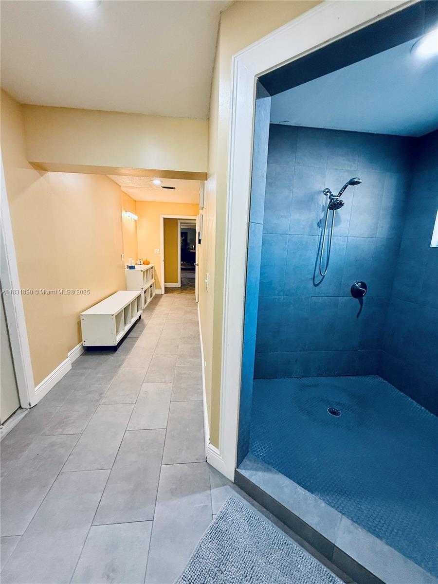 Small Image of 2980 SOUTH WEST 82ND WAY, Davie Number 35
