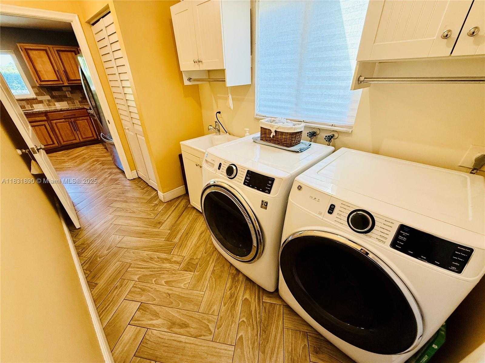 Small Image of 2980 SOUTH WEST 82ND WAY, Davie Number 37