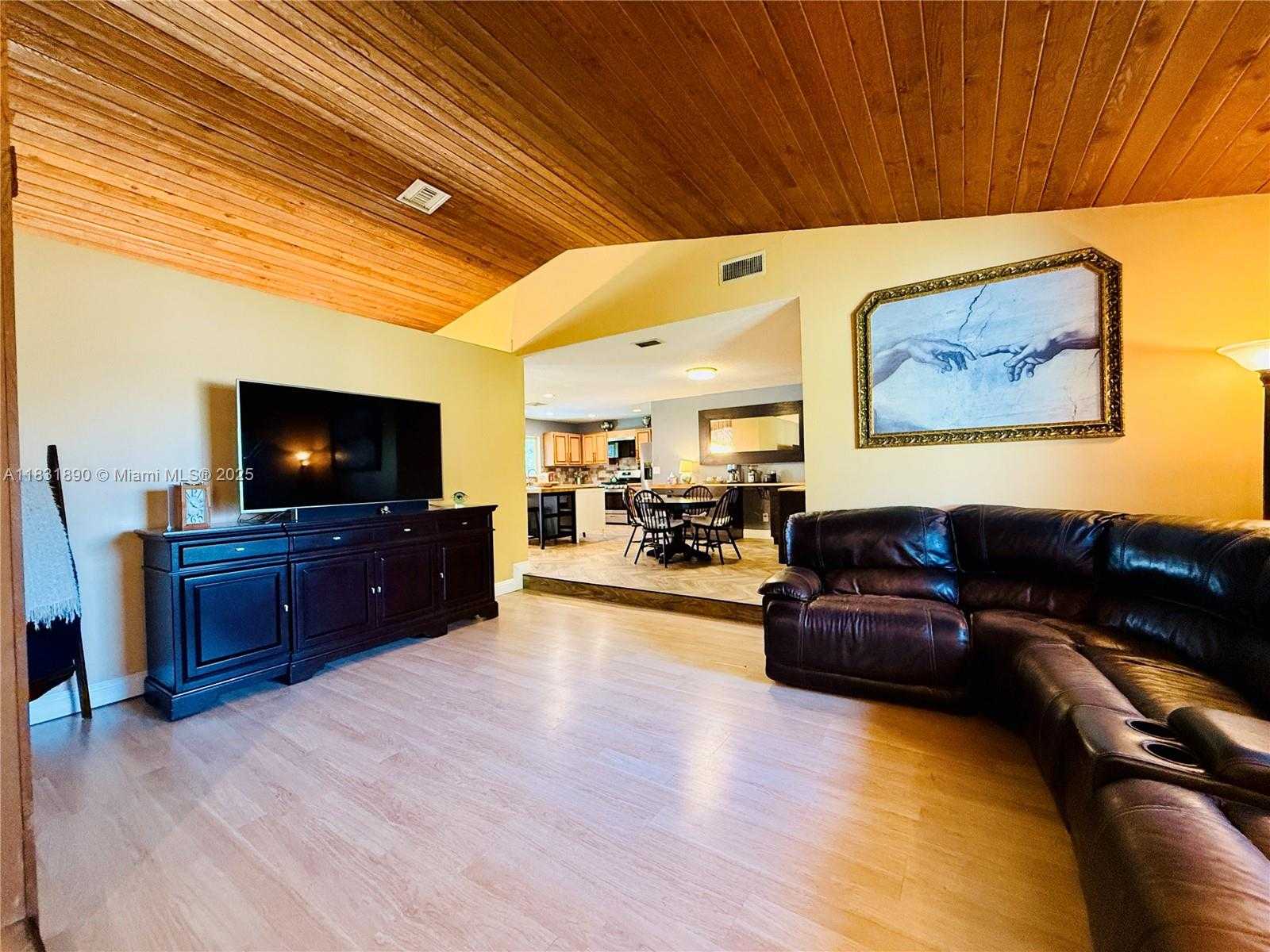 Small Image of 2980 SOUTH WEST 82ND WAY, Davie Number 4