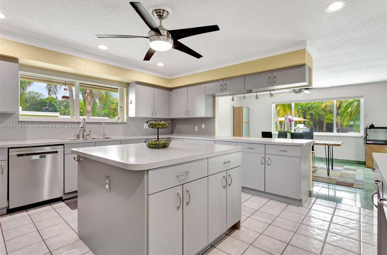 Small Image of 14100 SOUTH WEST 21ST ST, Davie Number 13