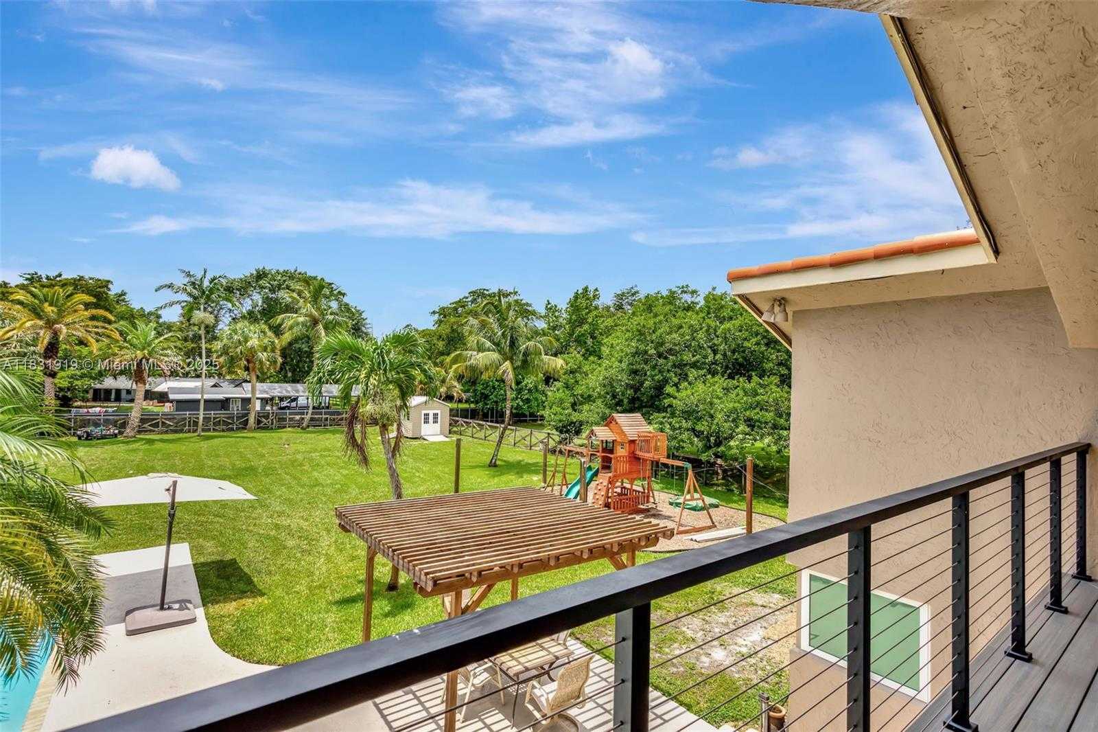 Small Image of 14100 SOUTH WEST 21ST ST, Davie Number 29