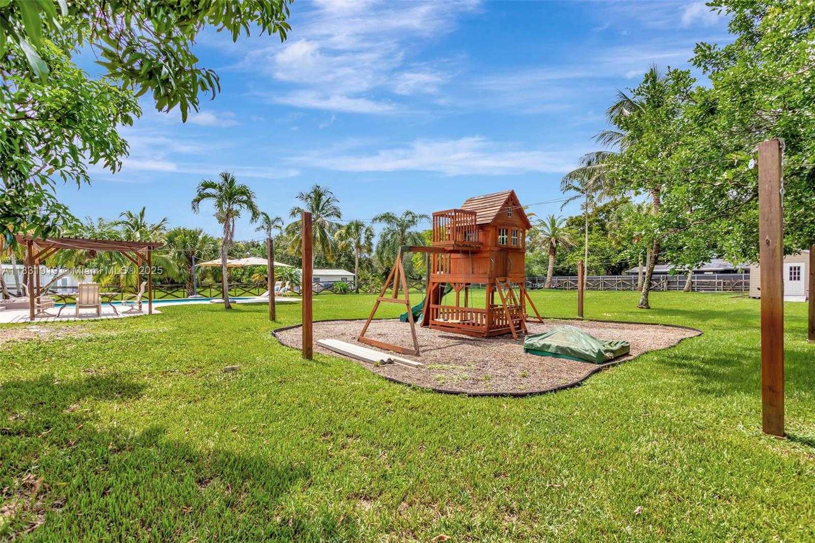 Small Image of 14100 SOUTH WEST 21ST ST, Davie Number 43