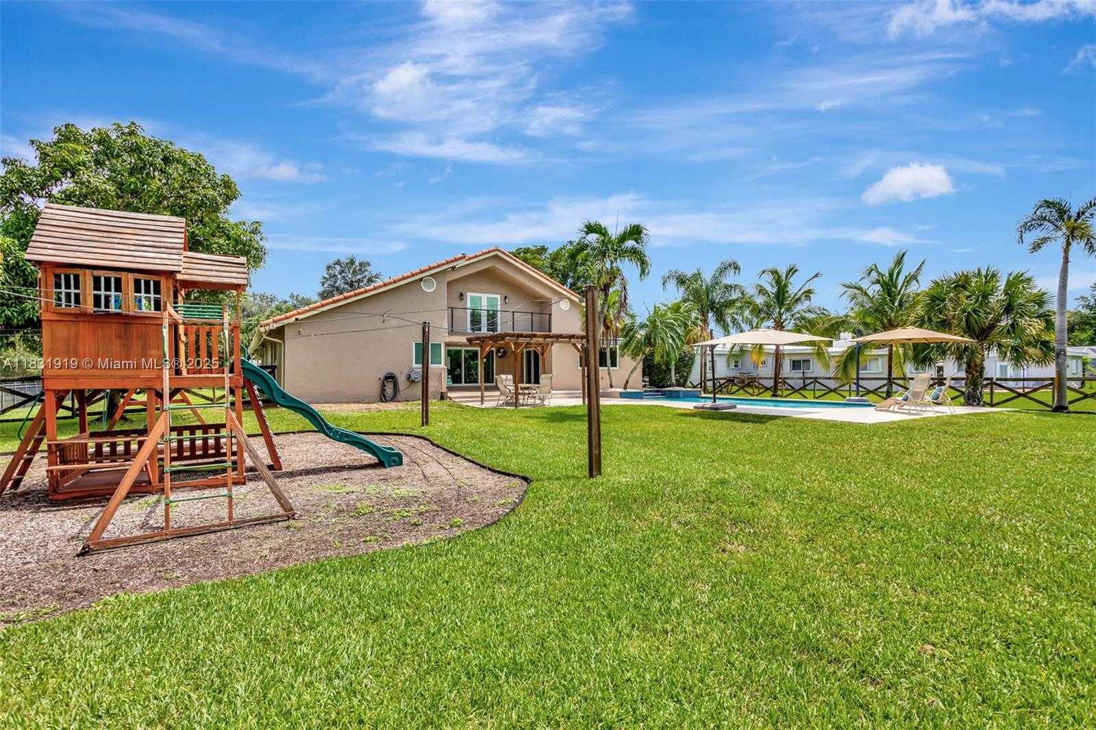 Small Image of 14100 SOUTH WEST 21ST ST, Davie Number 45