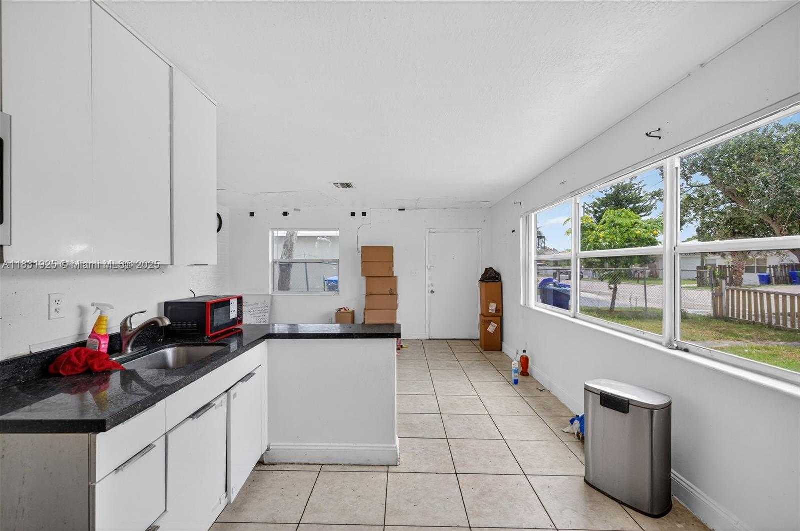 Small Image of 2779 NORTH WEST 9TH PL, Fort Lauderdale Number 13