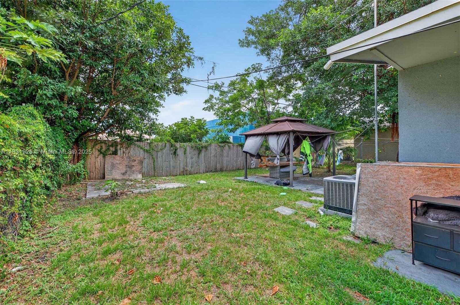 Small Image of 2779 NORTH WEST 9TH PL, Fort Lauderdale Number 29