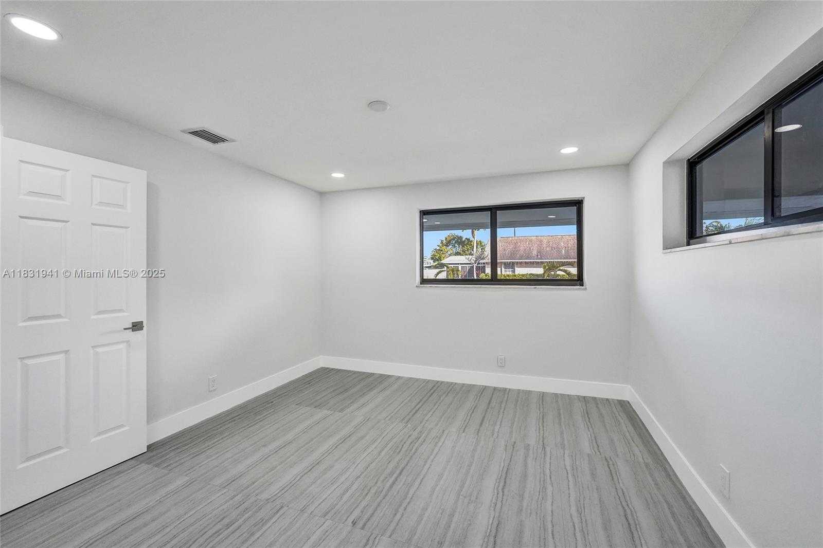 Small Image of 212 SOUTH WEST 11TH AVE, Dania Beach Number 12