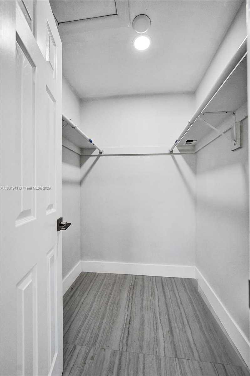 Small Image of 212 SOUTH WEST 11TH AVE, Dania Beach Number 13