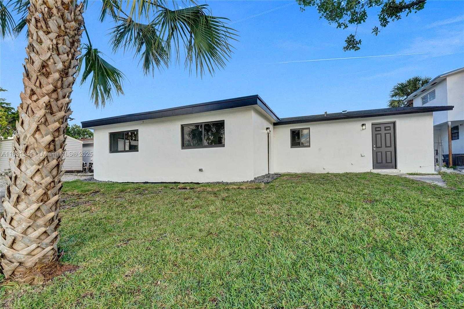Small Image of 212 SOUTH WEST 11TH AVE, Dania Beach Number 23