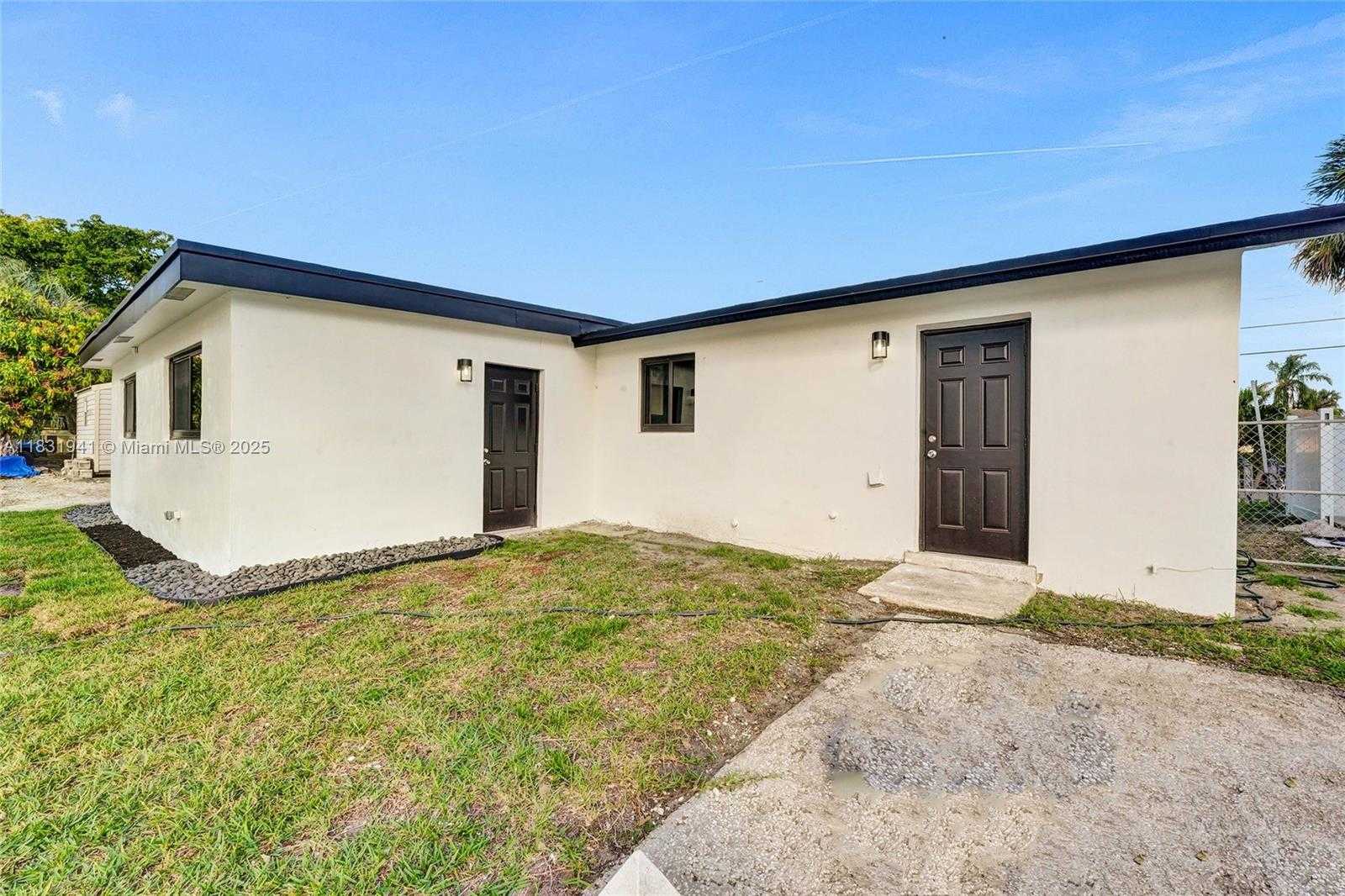 Small Image of 212 SOUTH WEST 11TH AVE, Dania Beach Number 24