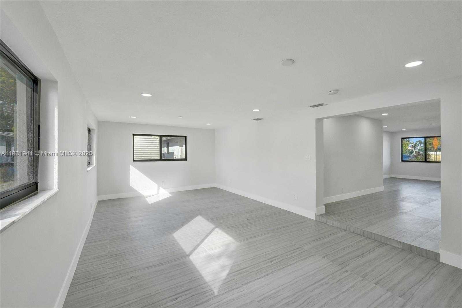 Small Image of 212 SOUTH WEST 11TH AVE, Dania Beach Number 5