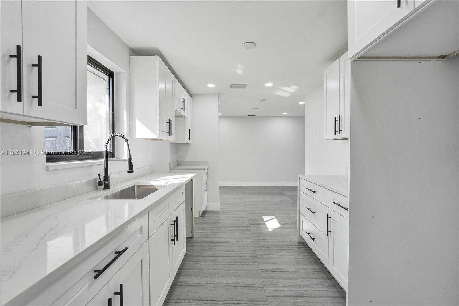 Small Image of 212 SOUTH WEST 11TH AVE, Dania Beach Number 8