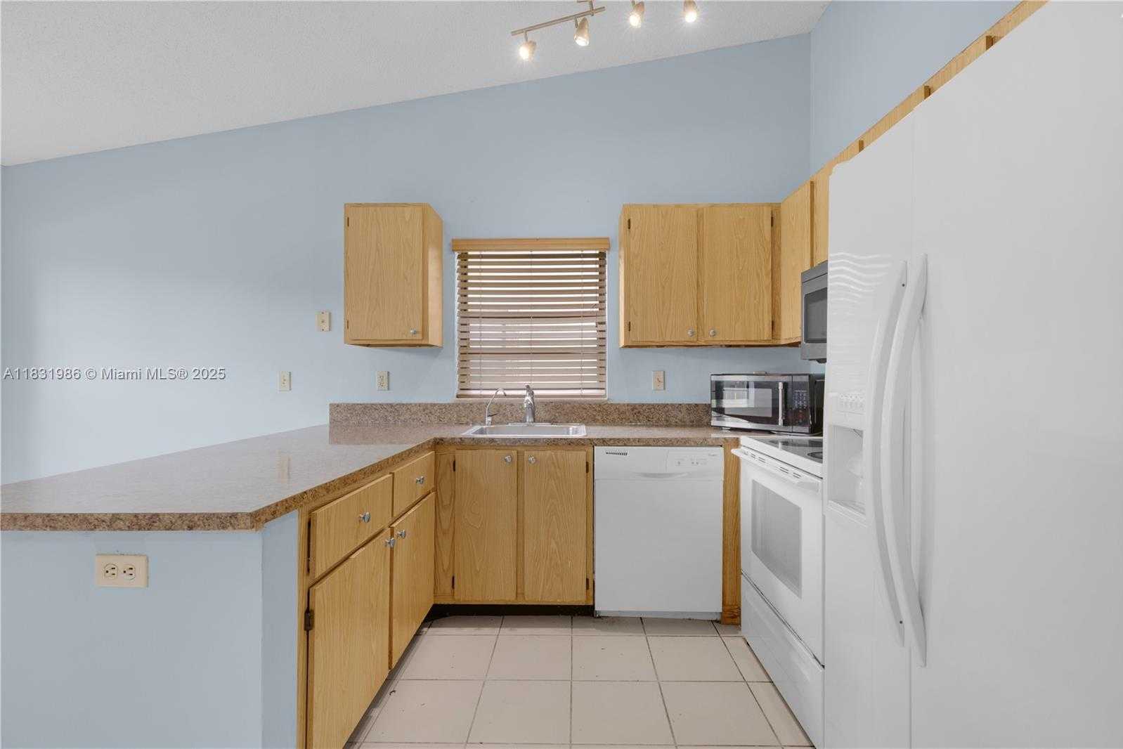 Small Image of 3160 NORTH WEST 108TH TER, Sunrise Number 14