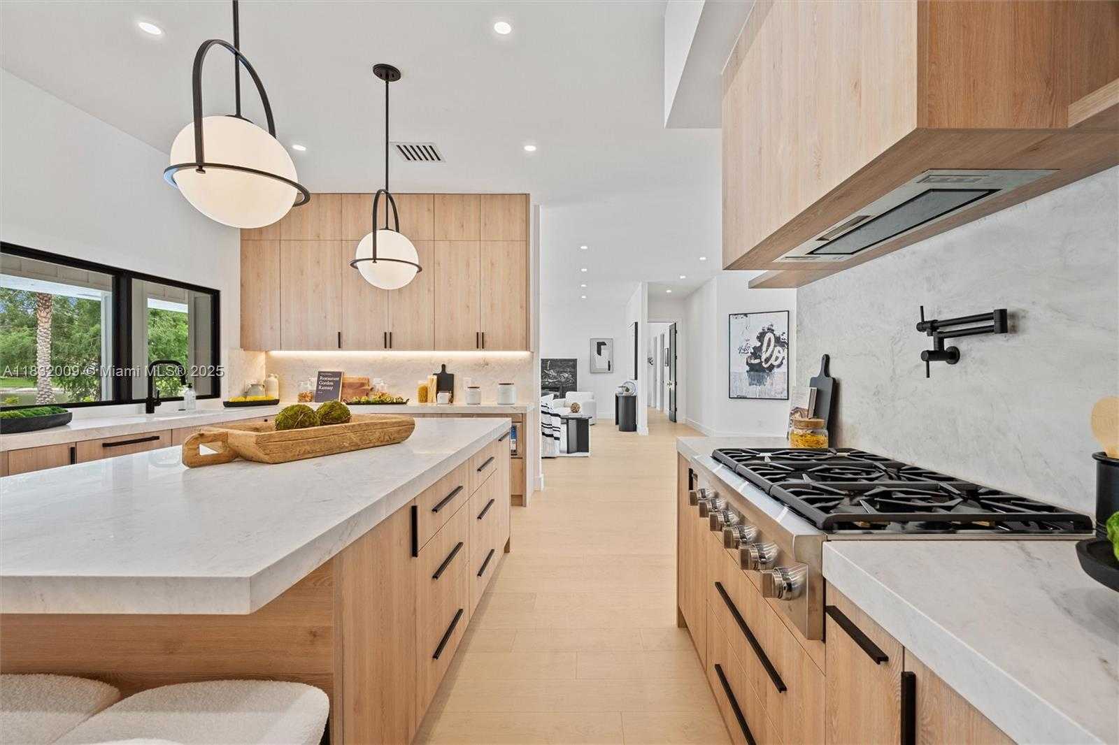 Small Image of 1761 BREAKERS WEST BLVD, West Palm Beach Number 15