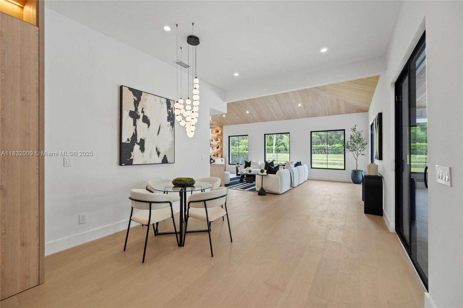 Small Image of 1761 BREAKERS WEST BLVD, West Palm Beach Number 16
