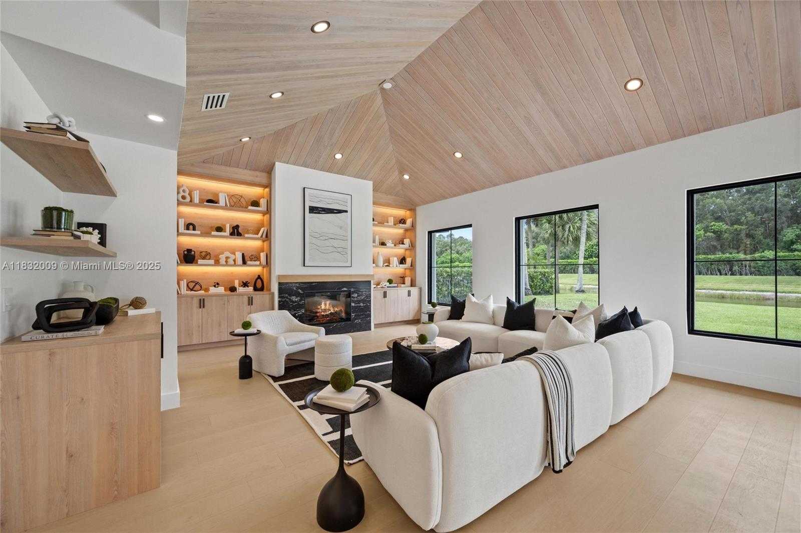 Small Image of 1761 BREAKERS WEST BLVD, West Palm Beach Number 18