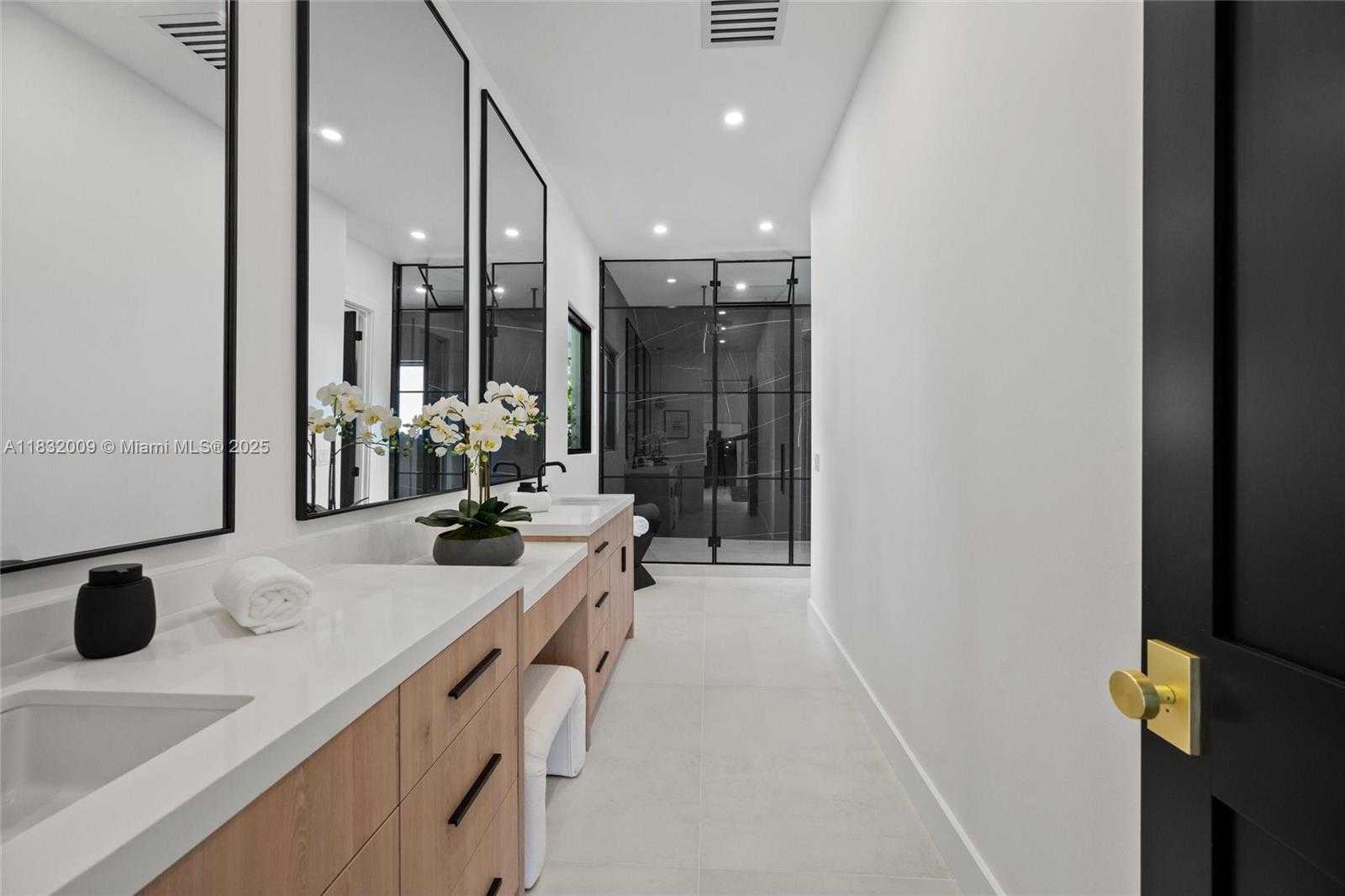Small Image of 1761 BREAKERS WEST BLVD, West Palm Beach Number 25