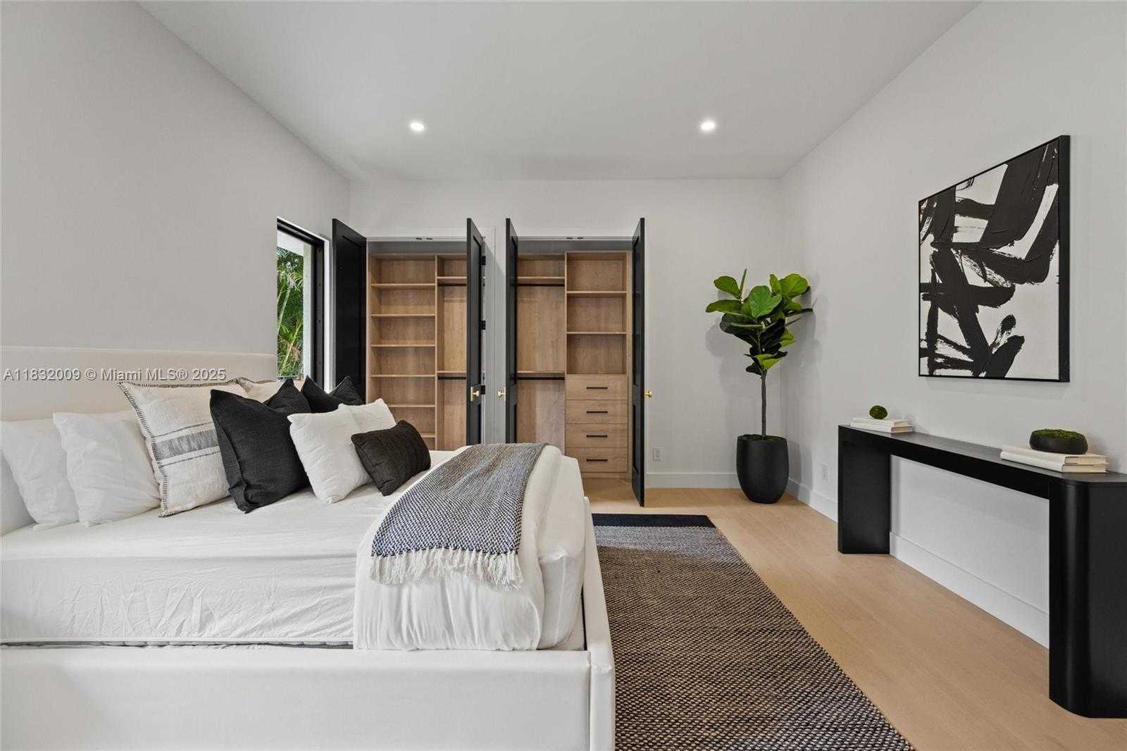 Small Image of 1761 BREAKERS WEST BLVD, West Palm Beach Number 37