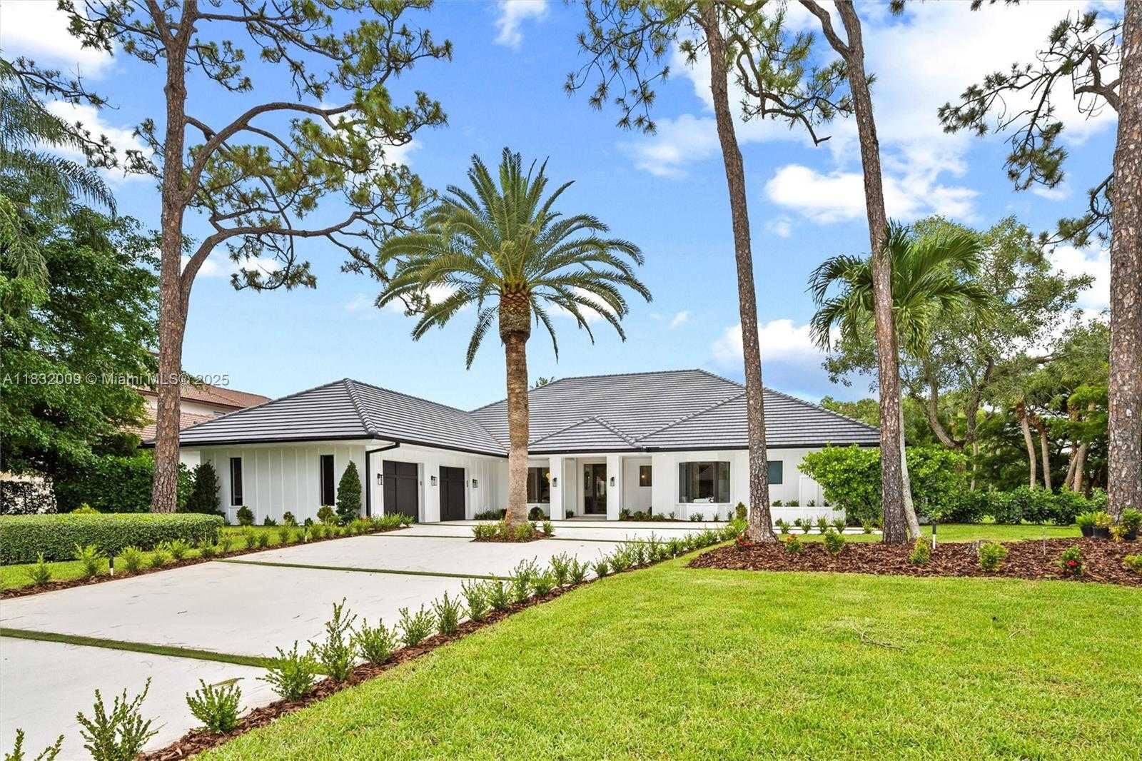 Small Image of 1761 BREAKERS WEST BLVD, West Palm Beach Number 4
